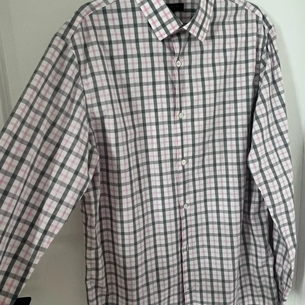 Banana Republic Blue and White Casual Button Down Shirt